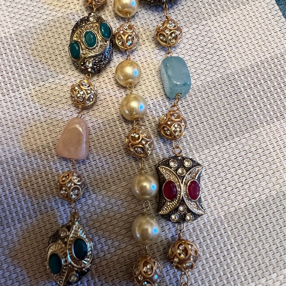 Multicolor long necklace with earrings. - Picture 4 of 5